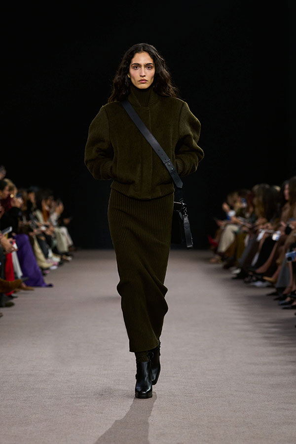 Max Mara Fall/Winter 2025 Fashion Show - Moss Green Look